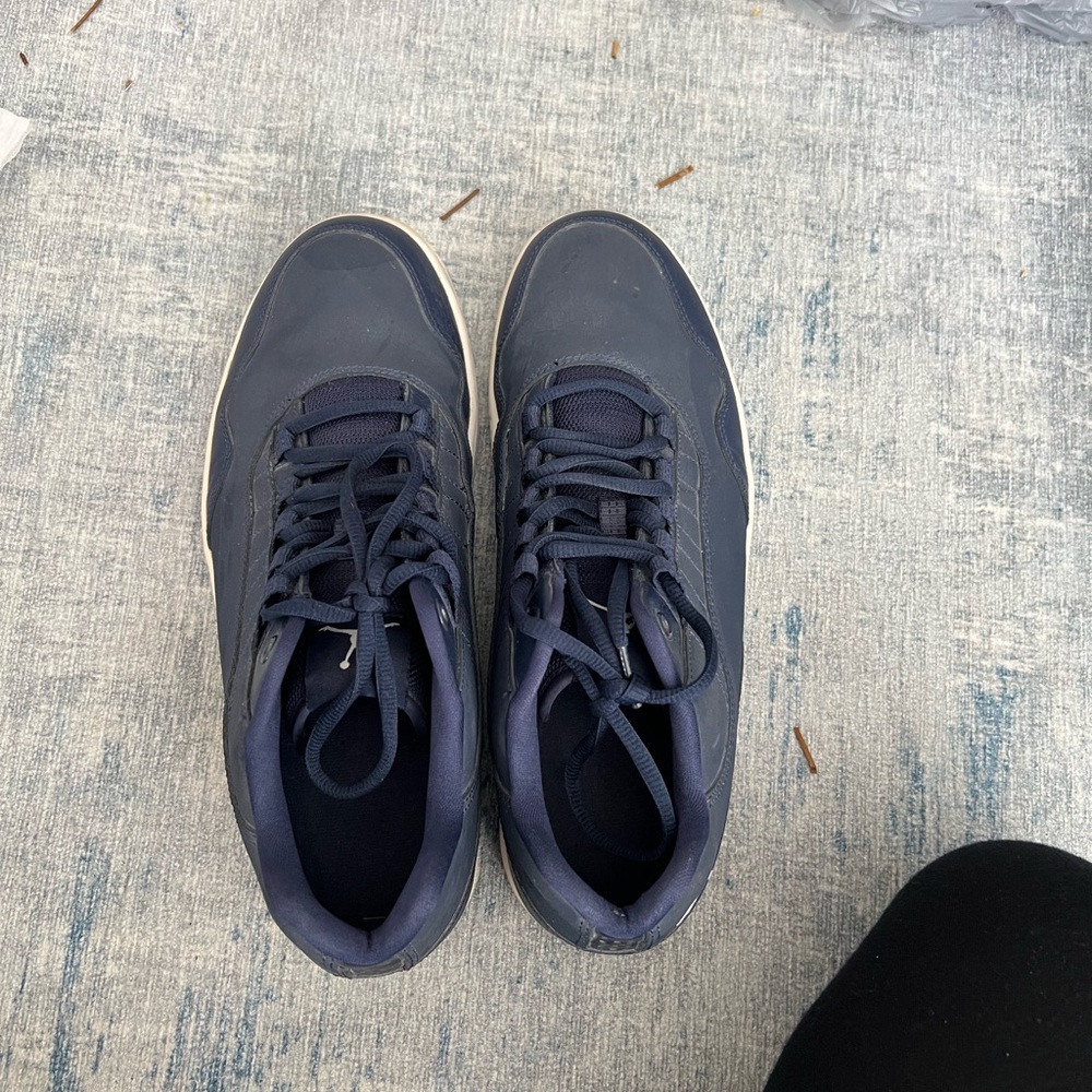 Jordan Men's Dark Blue Sneakers